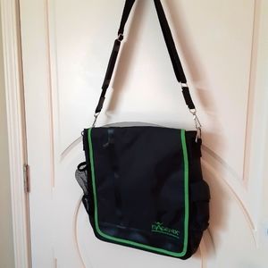 Isagenix Messenger Bag Multiple Storage Organization Crossbody Black Green